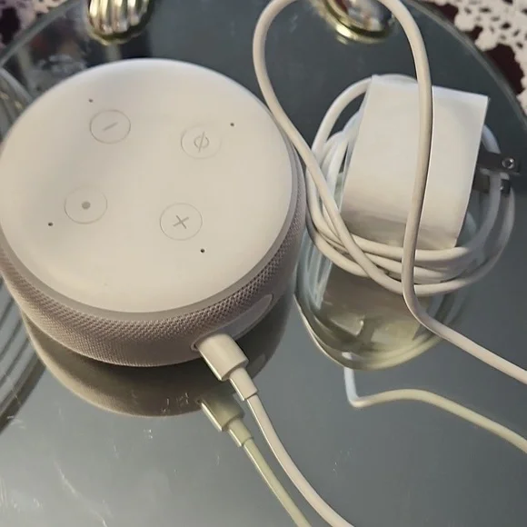 Amazon echo - Picture 1 of 2